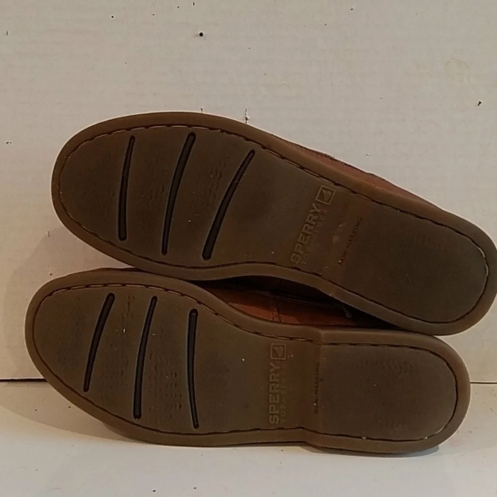 Sperry men top